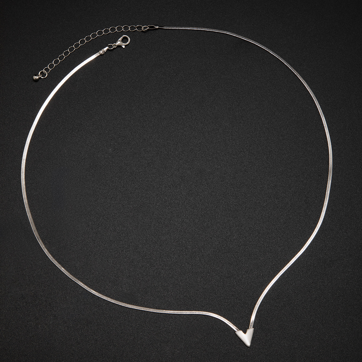 Collana unisex con personalità semplice, a forma di V, a forma di serpente, con catena a forma di osso, da uomo, di nicchia, hip hop, di fascia alta, da uomo_voghion.com