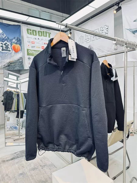 Plaid textured half-zip outdoor warm sweatshirt for men, autumn and winter stand-up collar long-sleeve T-shirt, sporty casual top