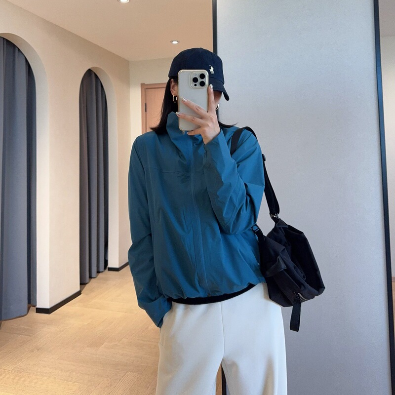 Wtheone 2000+ Niaojia Lightweight Soft Shell Three-Proof Short Stand-Up Collar Jacket for Women 2025 Autumn Wtheone 2000+ Niaojia Lightweight Soft Shell Three-Proof Short Stand-Up Collar Jacket for Women 2025 Autumn