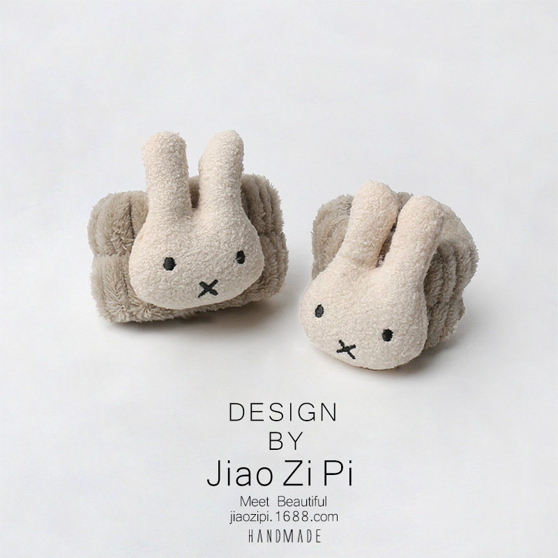 Little Bear Kitten Rabbit Cute All-match Plush Wash Wrist Waterproof Cuff Water-blocking Hair Band Wash Hair Ring Little Bear Kitten Rabbit Cute All-match Plush Wash Wrist Waterproof Cuff Water-blocking Hair Band Wash Hair Ring