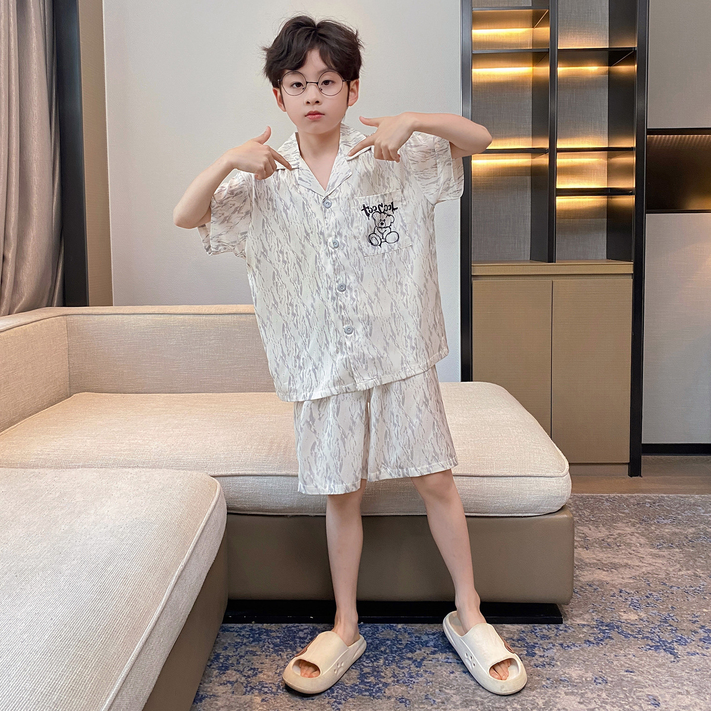 Pijamas infantiles verano 2026 nuevo niño hielo delgado de manga corta juveniles niños grandes set de ropa para el hogar