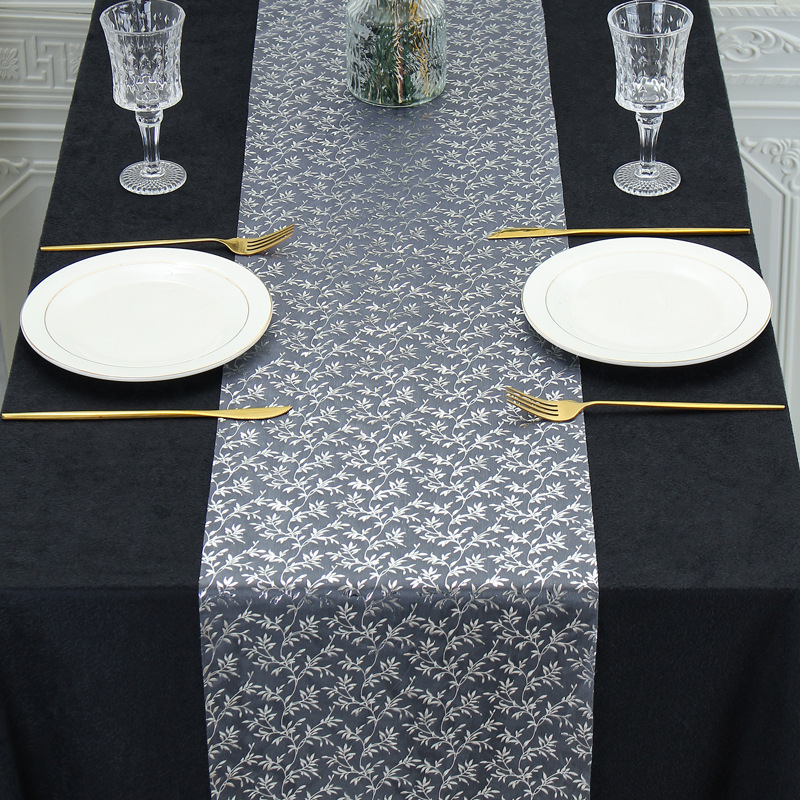 큰 단풍잎 은백색