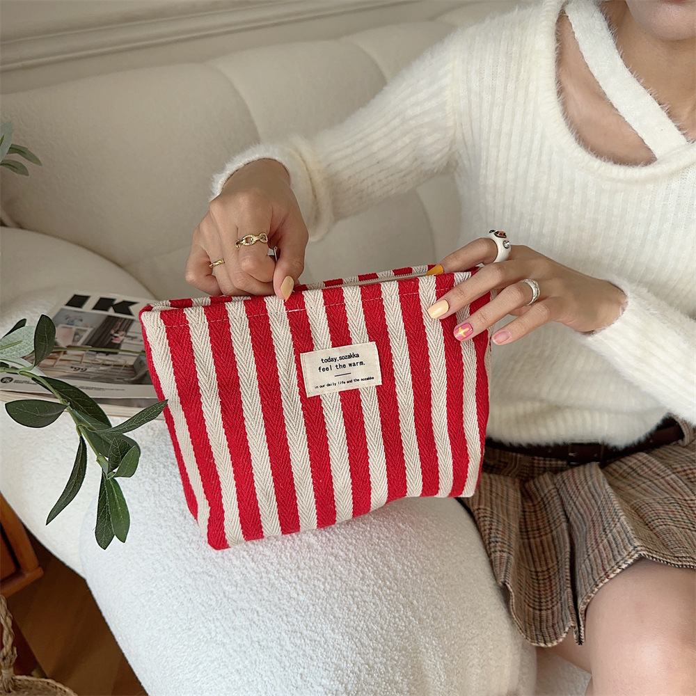 97g Weight Canvas Lining Material Zipper Closure Type / Strap Type Cosmetic Bag Bags Type Casual, Holiday Occasion Canvas Material Bag, Stripe Pattern All Seasons Season Women's Gender Streetwear Style Square Shape Medium Size Streetwear Bag Stripe Canvas Square Makeup Bags 39