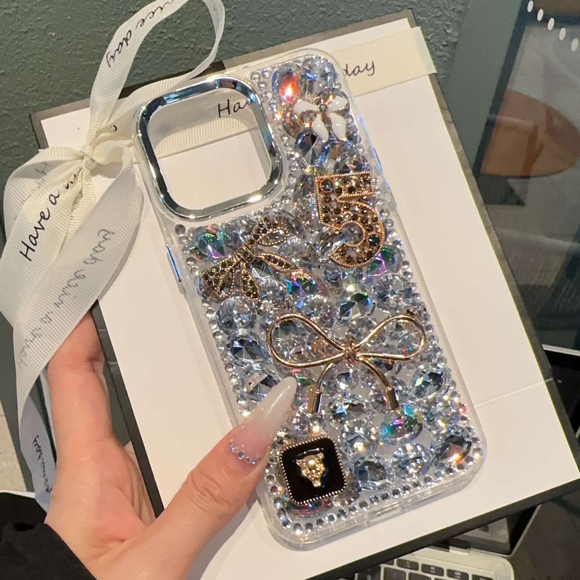 Luxuriöse Schutzhülle Mit Diamant Und Schleife Für Iphone Modelle_voghion.com