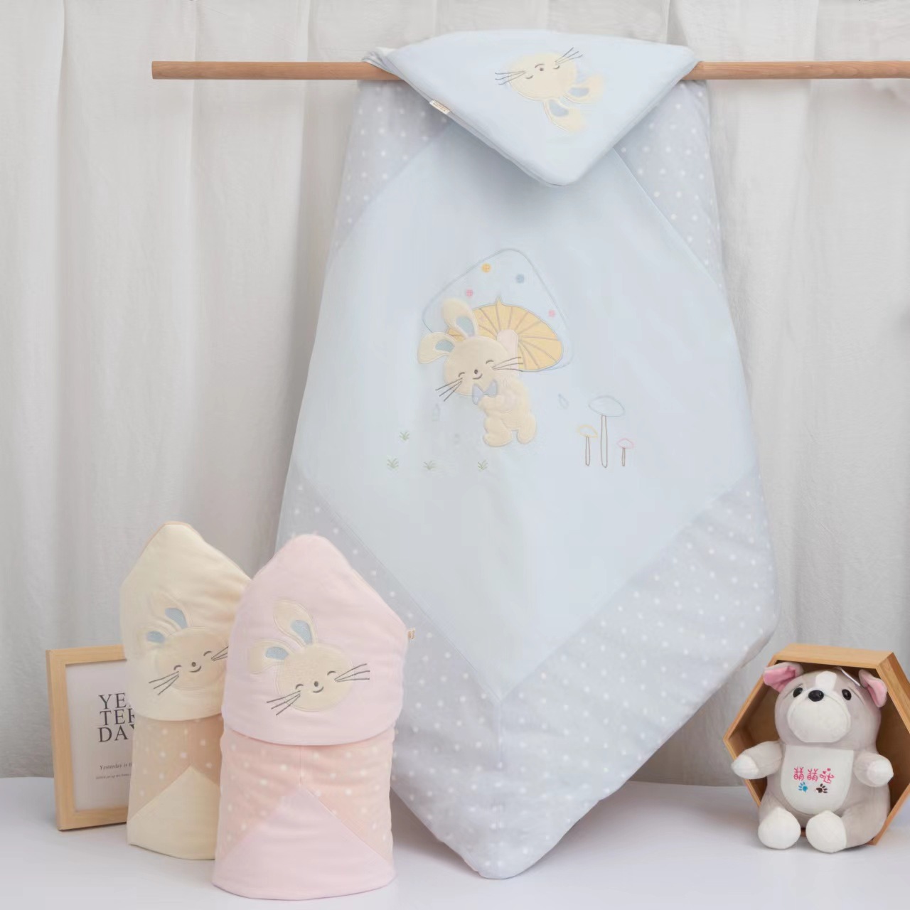 WeChat suministro directo de dibujos animados bordado manta swaddling manta al por mayor Bebé cálido algodón y engrosamiento edredón anti-kick saco de dormir
