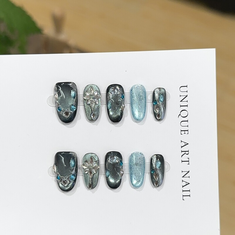 Handmade high-end black and blue cat-eye nail tips, short style, European and American light luxury, rhinestone-studded fake nail patches Handmade high-end black and blue cat-eye nail tips, short style, European and American light luxury, rhinestone-studded fake nail patches