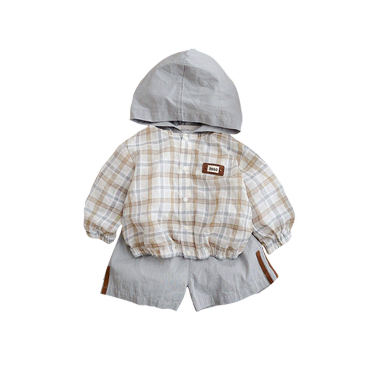 Ropa de bebé verano delgado traje de tres piezas para niños 2025 nuevo verano ropa de protección solar para bebés camiseta pantalones cortos traje 1