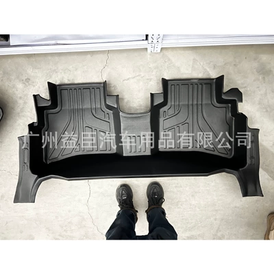 Modelə uyğun ayaqaltı – mats are waterproof, oil-resistant, easy