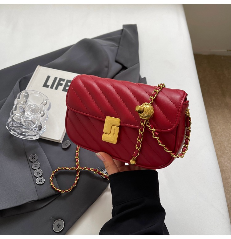 Borsa a tracolla donna elegante con catena strass di lusso_voghion.com