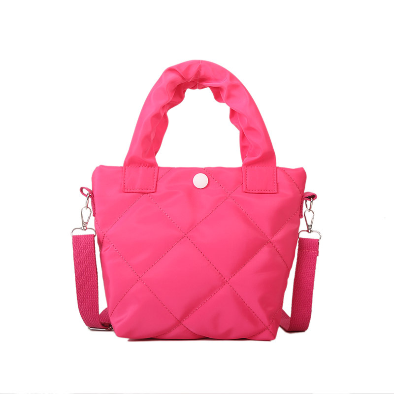 Bolso de moda simple de color sólido en invierno 2024 nuevo estilo de estilo estilo estilo de invierno de un solo hombro mochila bolso de cubo de agua casual