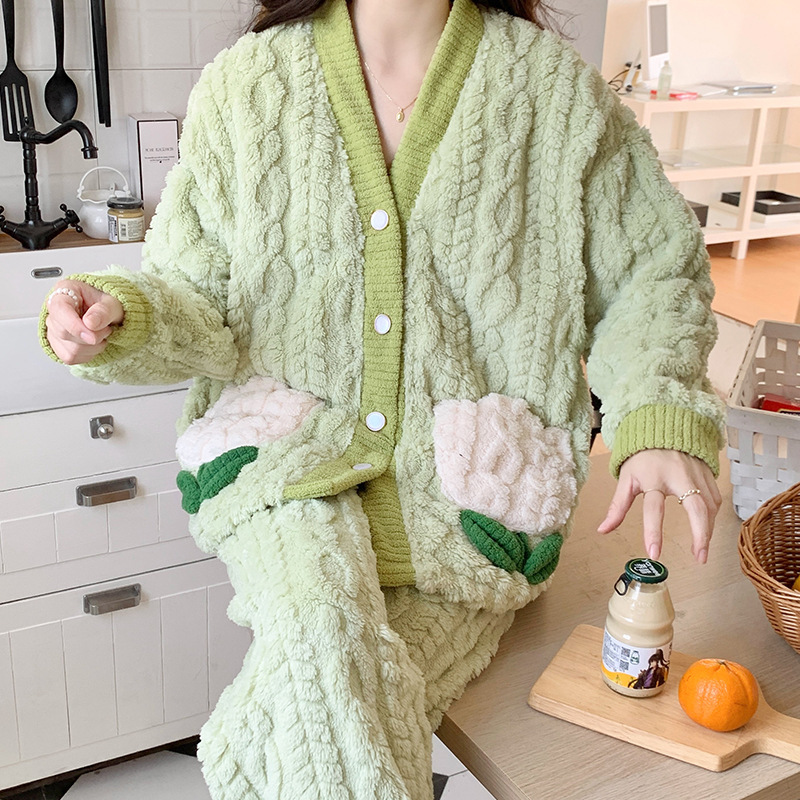 Confinement clothing winter postpartum nursing pajamas maternity pajamas adjustable coral fleece thickened fleece-lined cardigan suit Confinement clothing winter postpartum nursing pajamas maternity pajamas adjustable coral fleece thickened fleece-lined cardigan suit