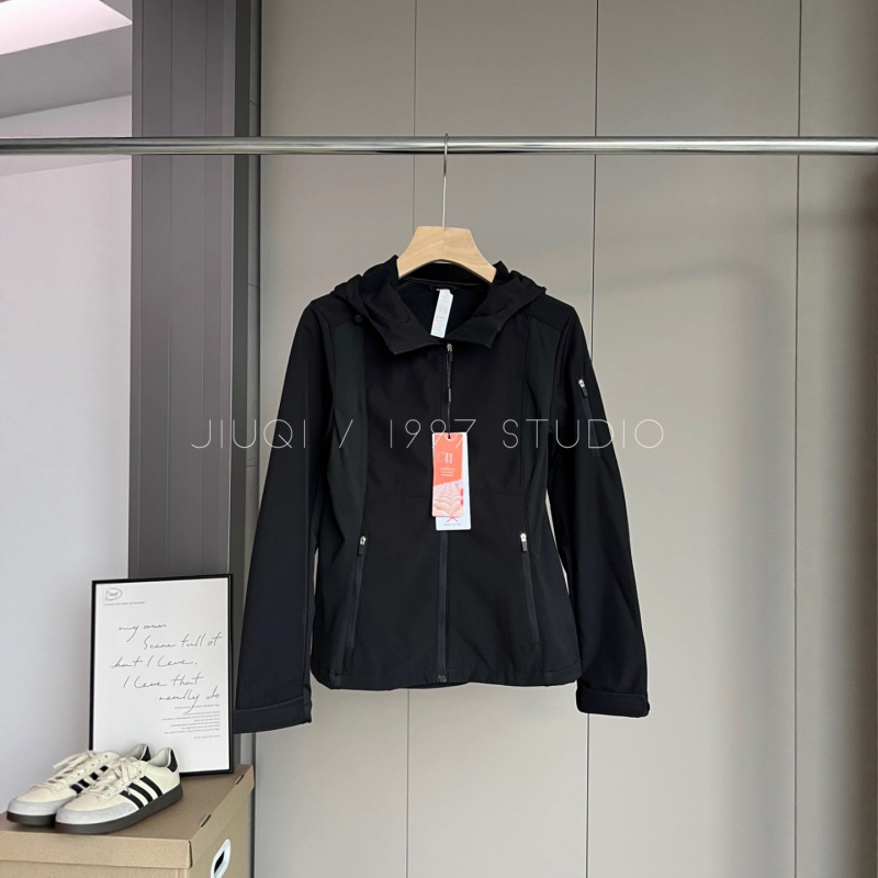 户外山系防风防水徒步软壳冲锋衣登山服外套女   9467|undefined