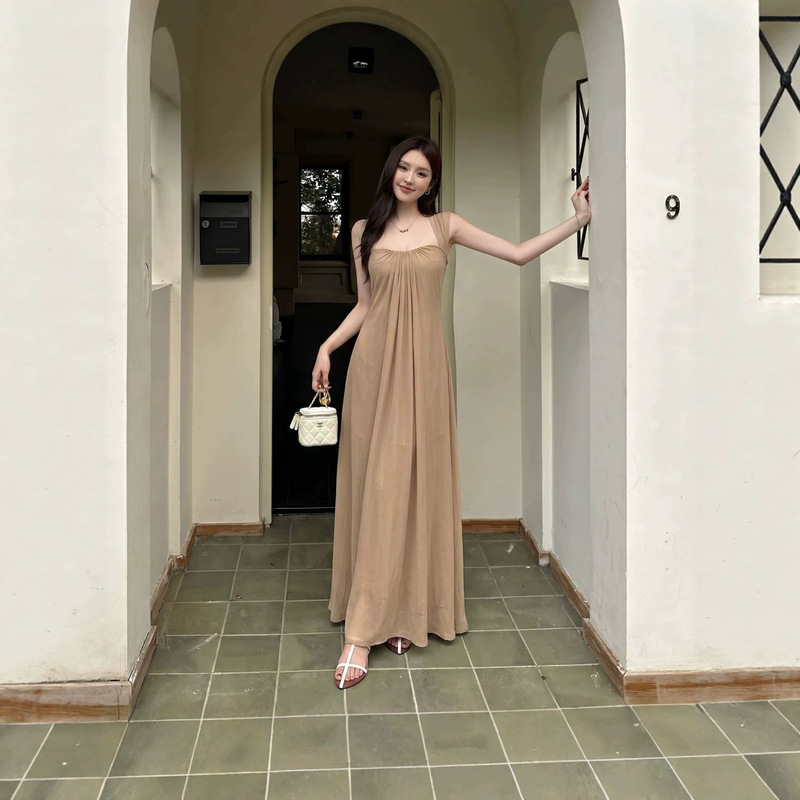 Vacation-style sleeveless strapless dress for women, summer elegant loose-fitting maxi dress with a stylish design, casual long dress