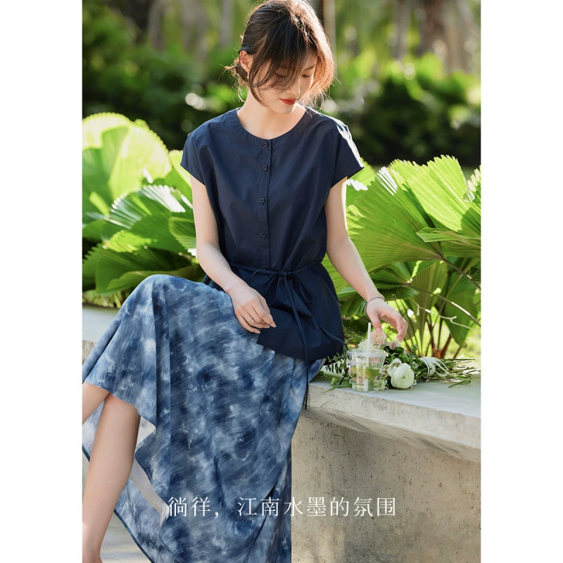 Модный летний костюм-двойка 2025 года, новый комплект: топ без рукавов в ретро стиле и юбка для женщин.