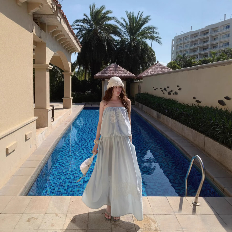 No Designer Brand 26 Spring/Summer New Holiday Style Embroidered Strapless Dress Niche Design Slimming Flower Bud Dress