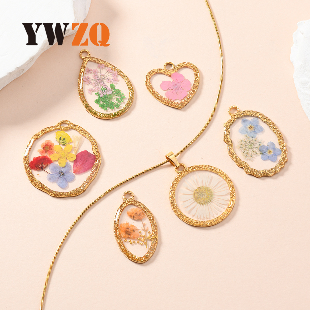 Colgante único suministro transfronterizo transparente colgante de flores inmortales accesorios joyería diy flores secas colgante colgante al por mayor
