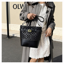 �پWСc&k��ɫ�����p��Ůʽ2026�¿�μ�б���ˮͰ��ͨ������