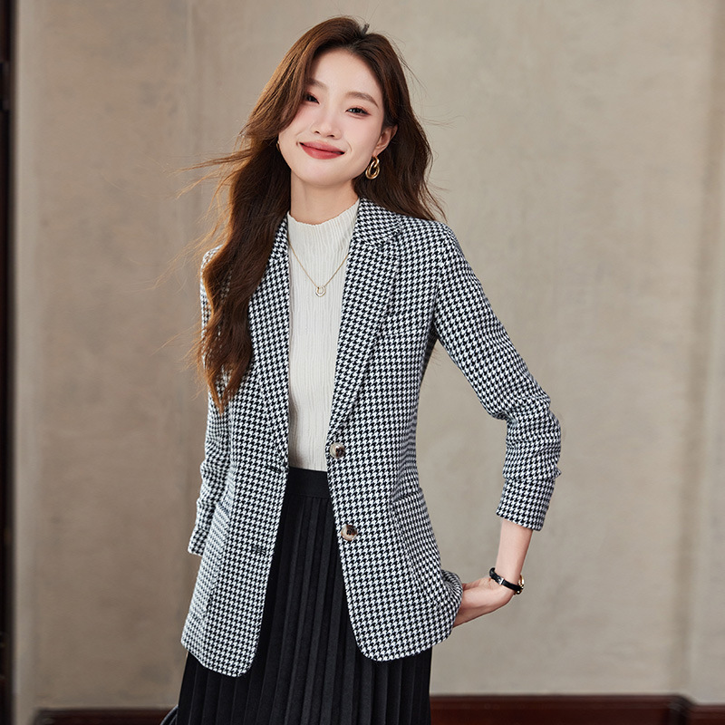 Houndstooth Suit Jacket Women's 24 New Top Slim-fit Elegant Professional Wear Spring and Autumn Design Sense Chanel Suit