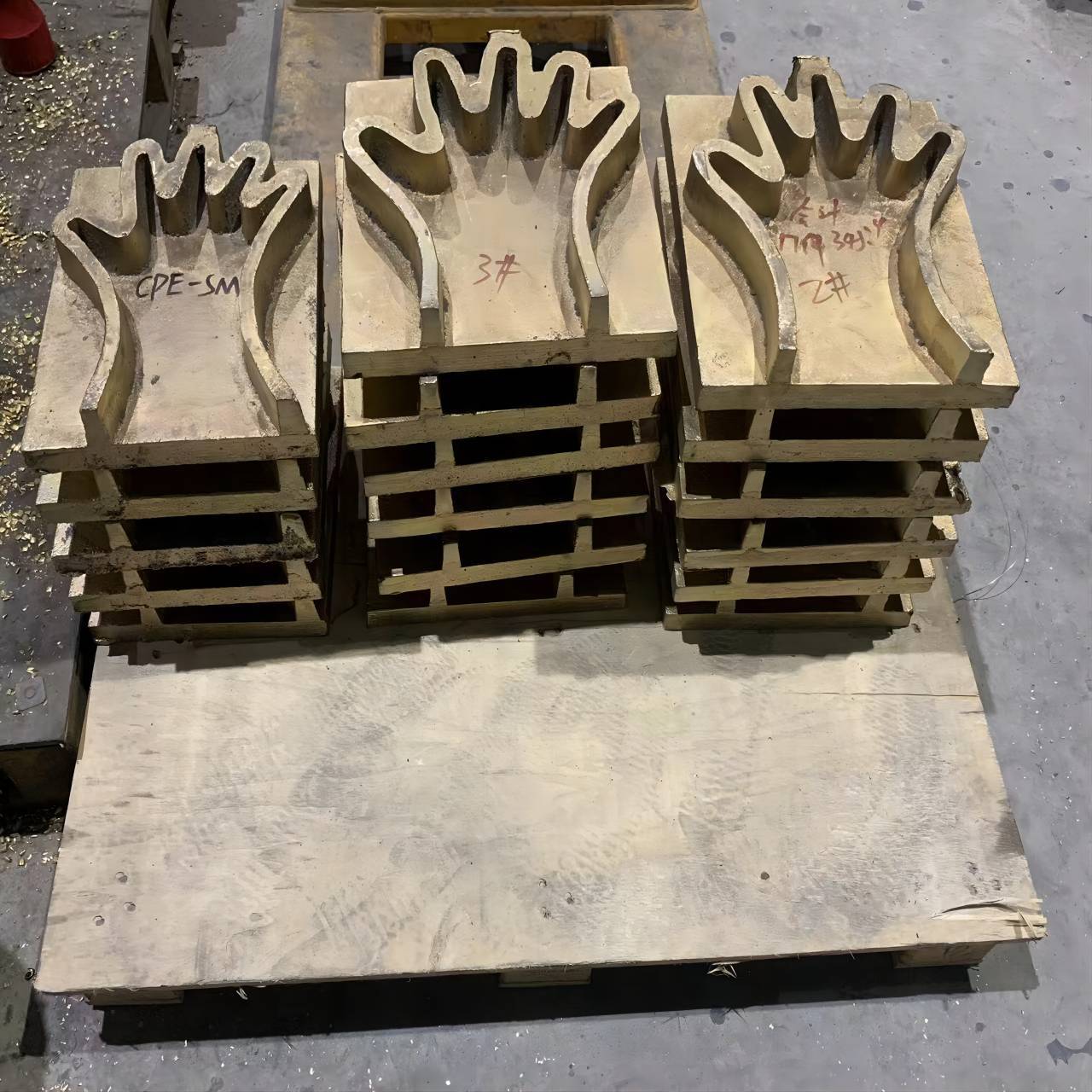 CPE手套铜模，TPE手套模具，手套模具修模，全自动手套机模具