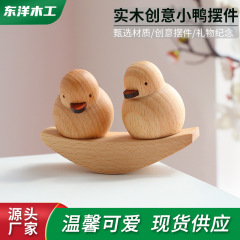 カップルのアヒルの木製の置物ホテルのフロントオフィスのデスクトップの装飾品