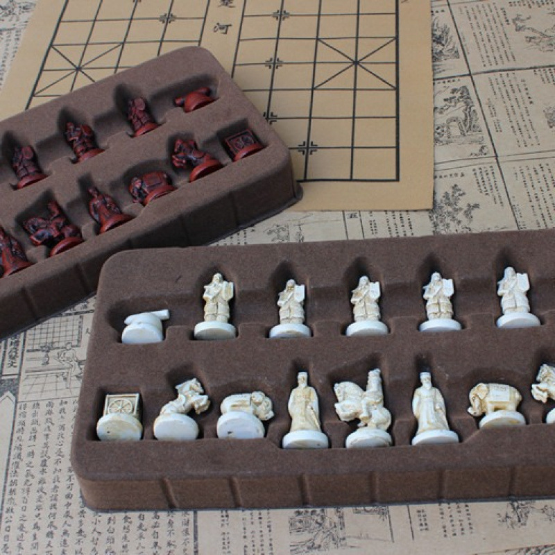 复古立体中国象棋PU皮革棋盘树脂兵马俑中国象棋人物棋子亲子礼物