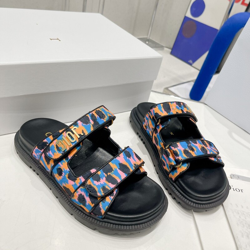 2025 New Style Soft-Soled Woven Sandals for Women, Cross-Border Trade Thick-Soled Sandals, Foreign Trade European and American Fashion Casual Shoes Trend