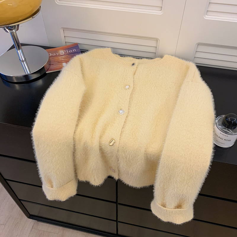 Knitted cardigan