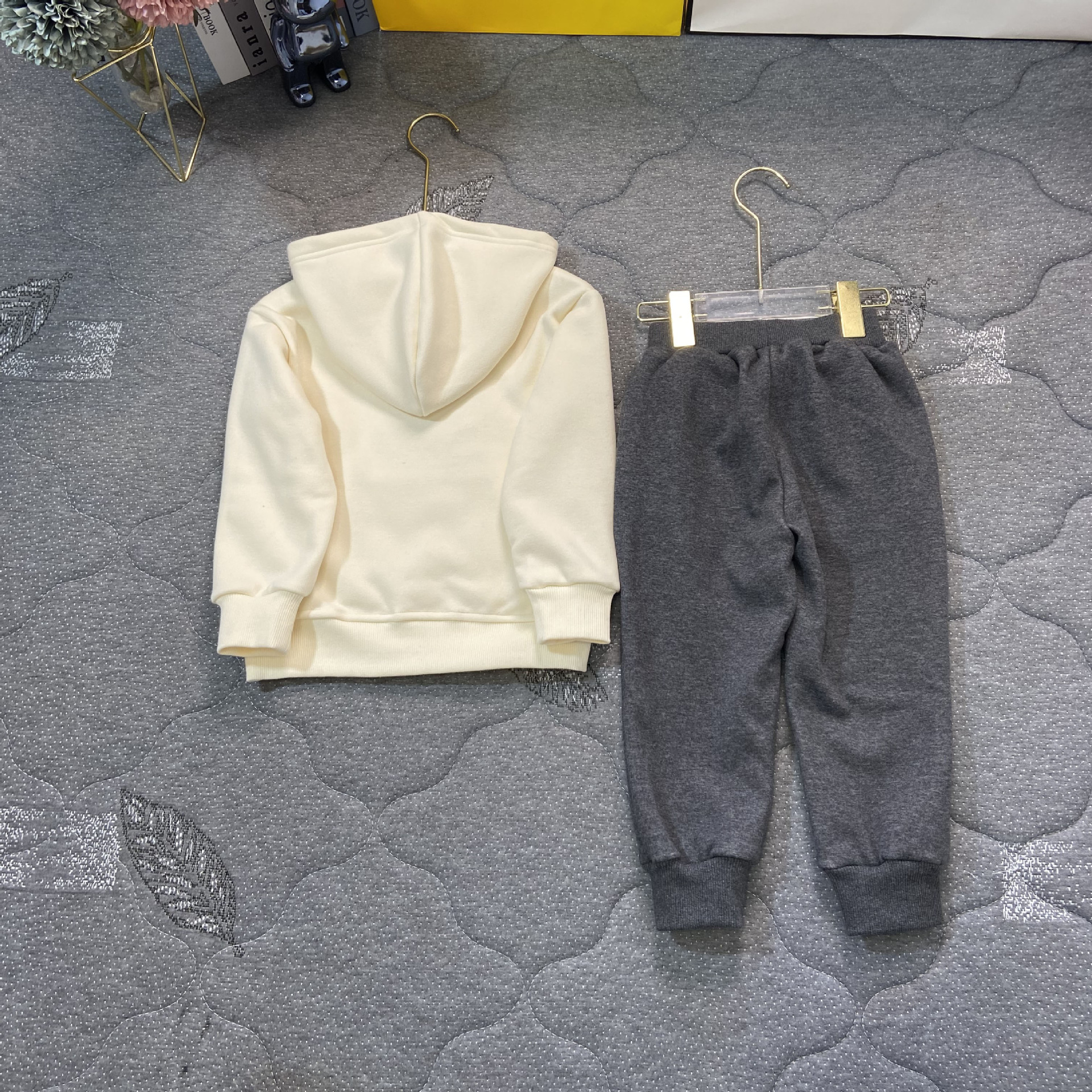 2023 Winter New Casual Hooded Sweater Boys Girls, Two Piece Upholstered and Warm Set for Children_voghion.com