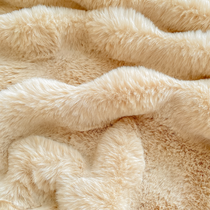 Invierno leche de cama de terciopelo grueso con tres piezas de colchón de terciopelo de coral cálido hogar cubierta de protección de colchón de terciopelo de coral para una sola persona más cubierta de edredón