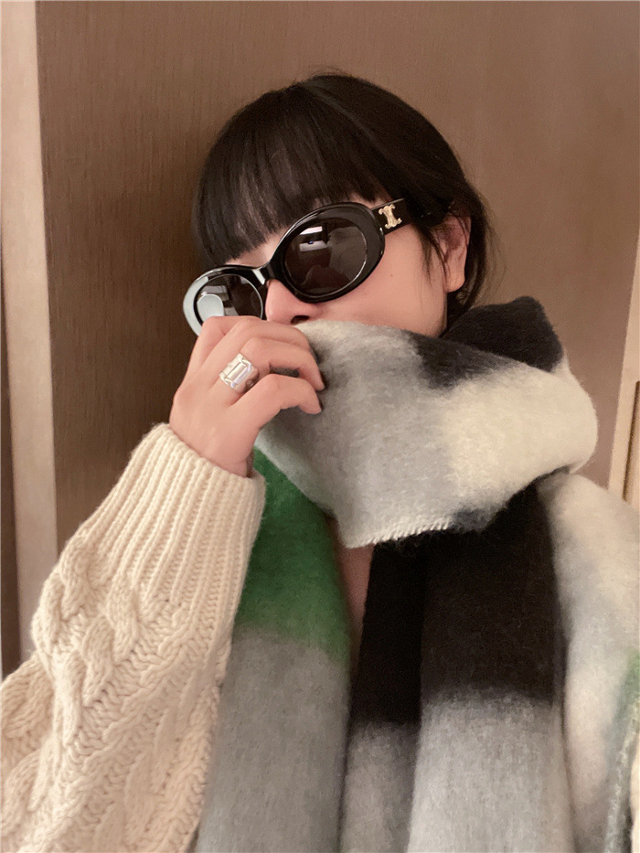 Korean Ins2023 new winter geometric color gradient mohair fringe scarf for women's shawl with two necklaces_voghion.com