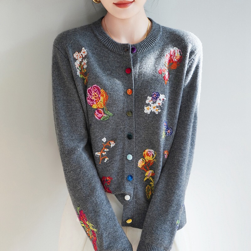 Autumn and winter new handmade embroidered wool sweater crew neck retro knitted cardigan loose sweater women's coat wholesale