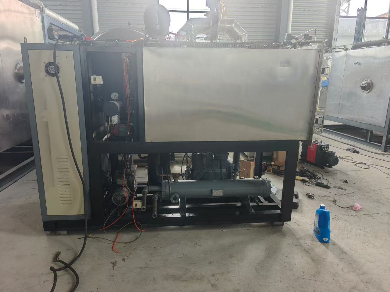 0.8平方冻干机一台，标价与实物不符需要的老板联系我，还有多台