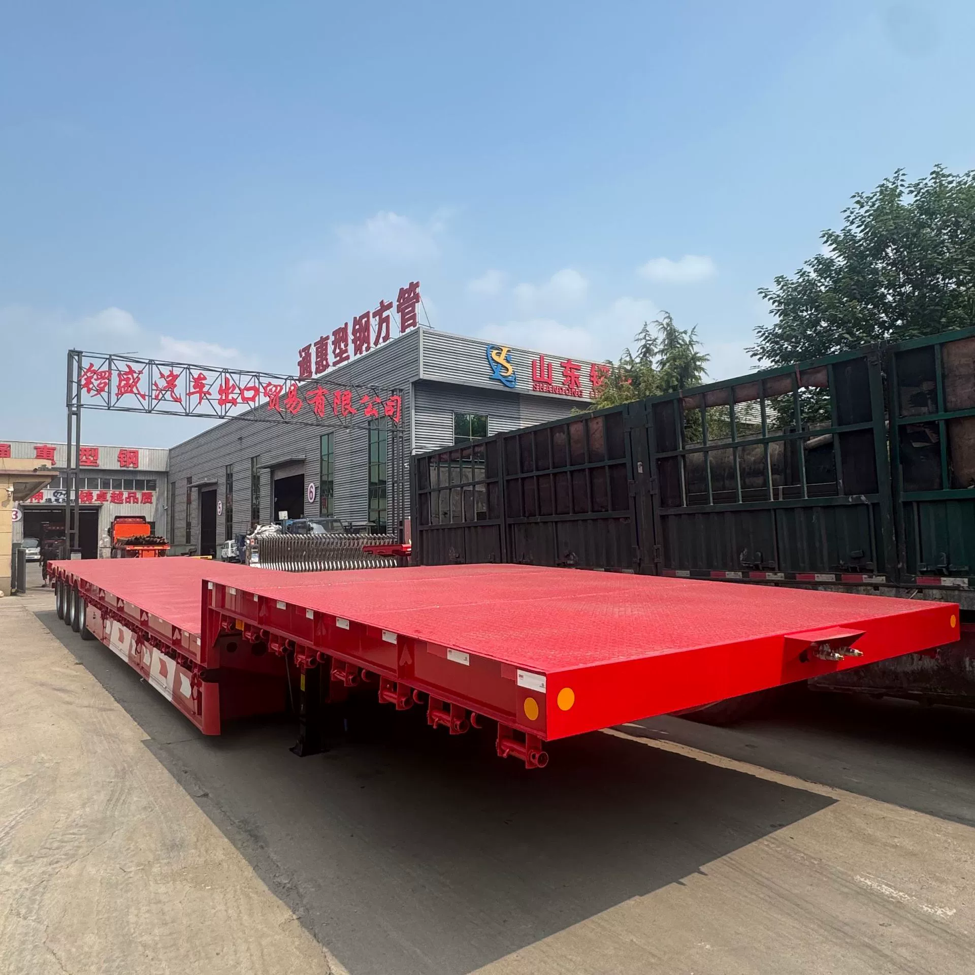 Полуприцеп-тяжеловоз шириной 3 м с низкой и высокой платформой для перевозки крупногабаритных грузов, полуприцеп для инженерных перевозок.