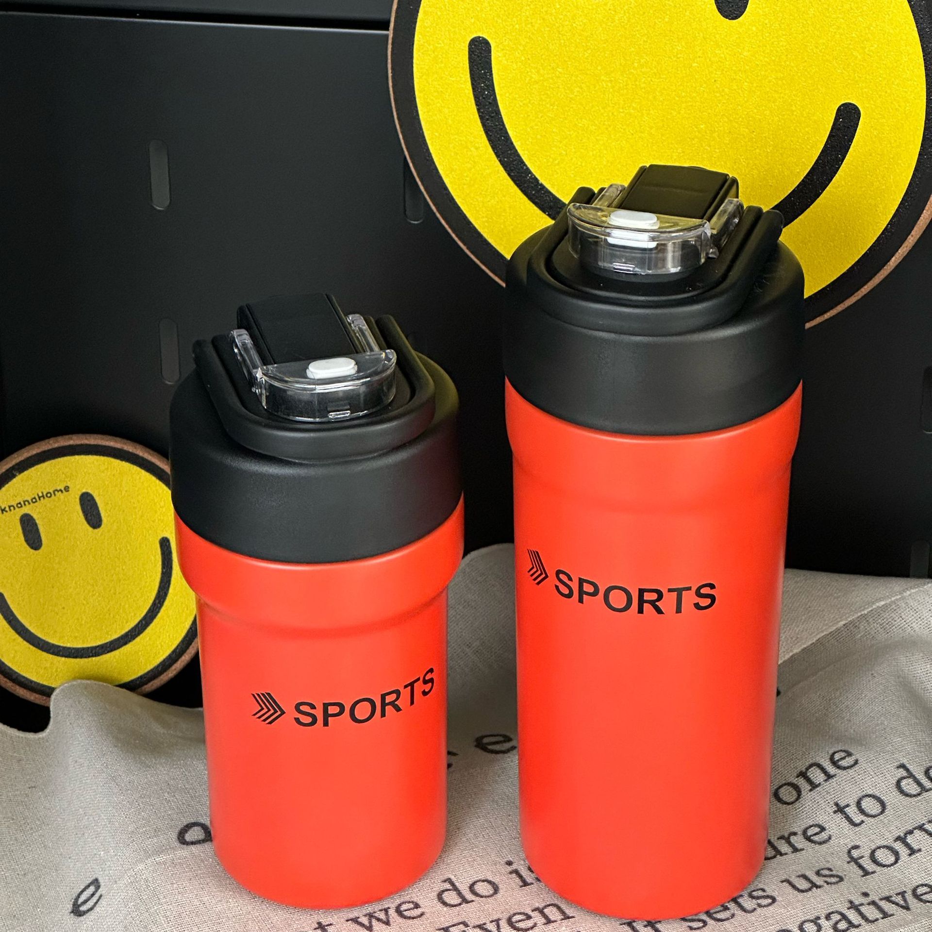 Taza termo de café conveniente de las mujeres de alto diseño de la taza de agua sentido nicho niños bebida doble taza portátil al aire libre con paja