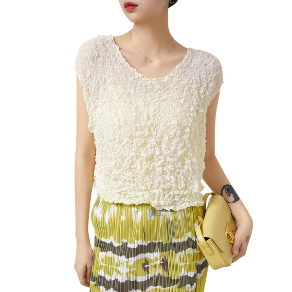 Summer design thin shiffon T-shirt with a round collar