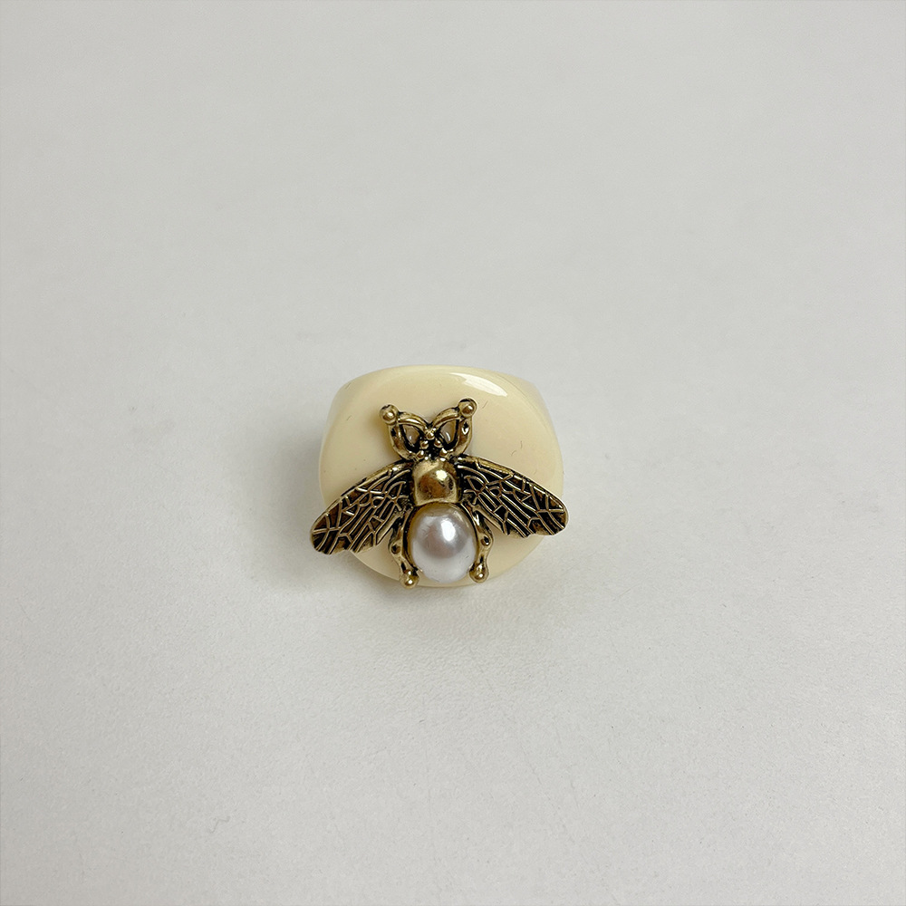 Plating Design 1 Piece Vintage Style Classic Style Bee Acrylic Alloy Plating Women's Rings