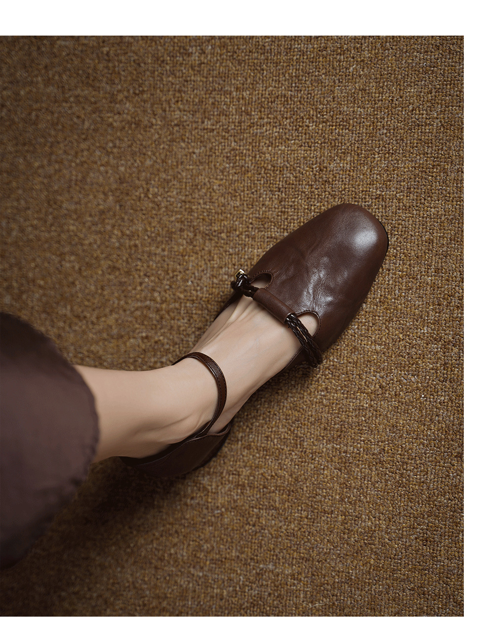 Sandal nữ gót thấp 3 cm quai ngang một khóa, mũi kín gót kín kiểu dáng thanh lịch — Màu nâu (cao 3cm) chi tiết 9