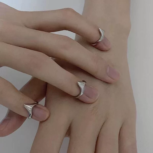 Super Cool and Trendy Ins-Style Y2K Spicy Girl Metal Blade Ring, Pointed Ring, Disco Hip-Hop Index Finger Ring