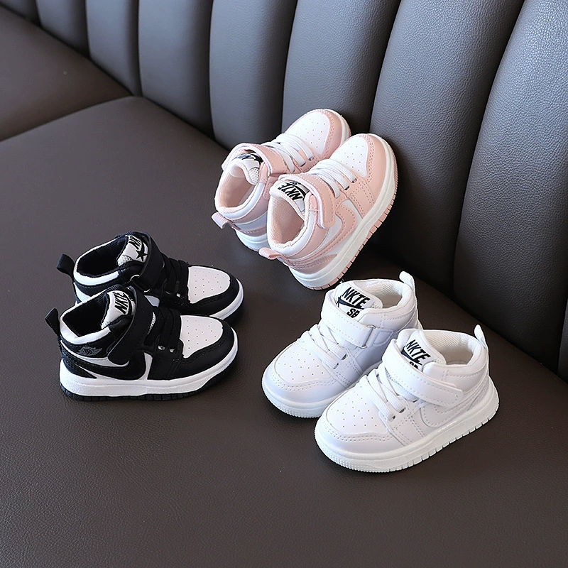 Кроссовки средней высоты для мальчиков 2024 года, весна-осень, новая детская Однослойная обувь, детская обувь для досок, обувь для девочек, белые туфли