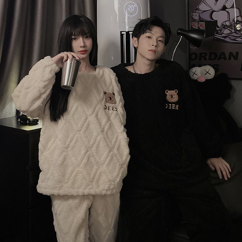 Pijama de invierno de franela para parejas de mujeres simple oso de dibujos animados ocio tamaño más grande engrosado ropa para el hogar de hombres dos piezas