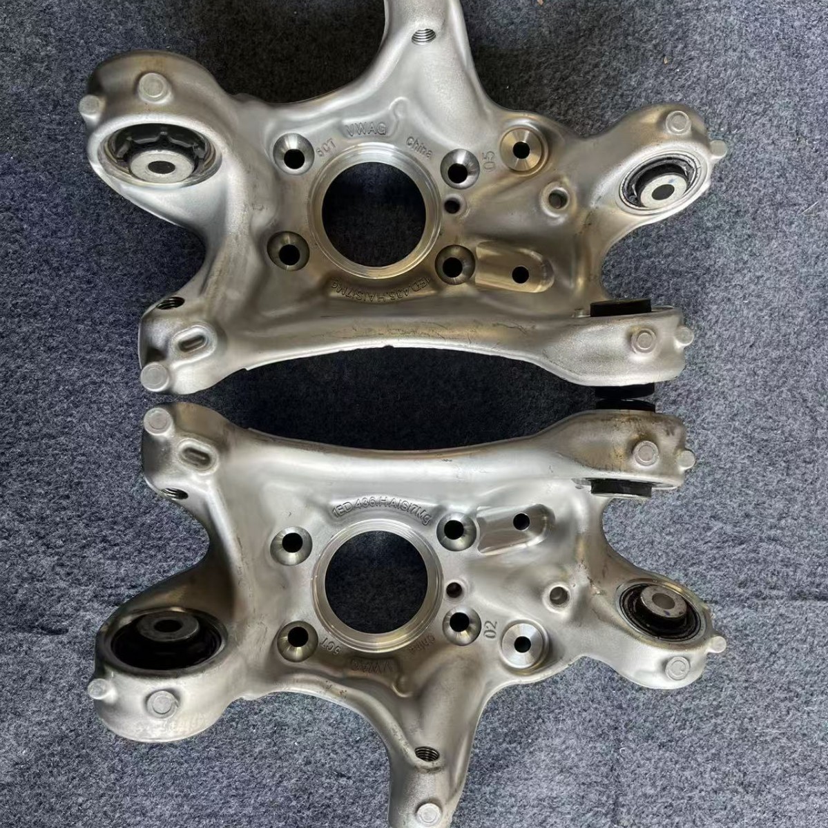 Volkswagen ID4 ID6 Rear Steering Knuckle 1ED505433/434 (Steering knuckle)