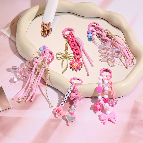 Cross-border best-selling keychain pendant smiling LOVE letter bead decoration for sisters-in-law and couples, cute backpack accessory