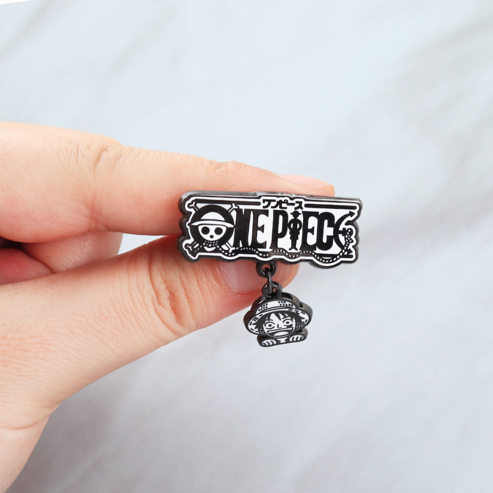 Straw Hat Luffy Pendant Enamel Badge Adventure Fantasy Animation Brooch Bag Accessories Personalized Pendant