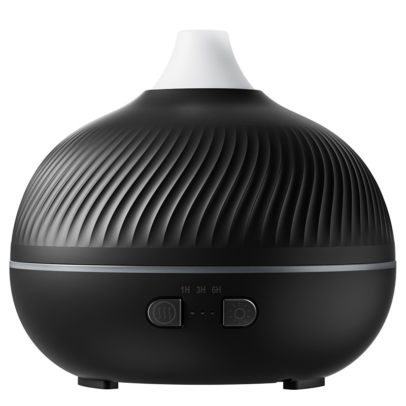 검은색 뾰족한 입