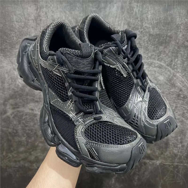 파리 스테이플러 아빠 신발 2024 가을 겨울 새로운 남성과 여성 커플 신발 두꺼운 밑창 메쉬 유행 신발 운동화