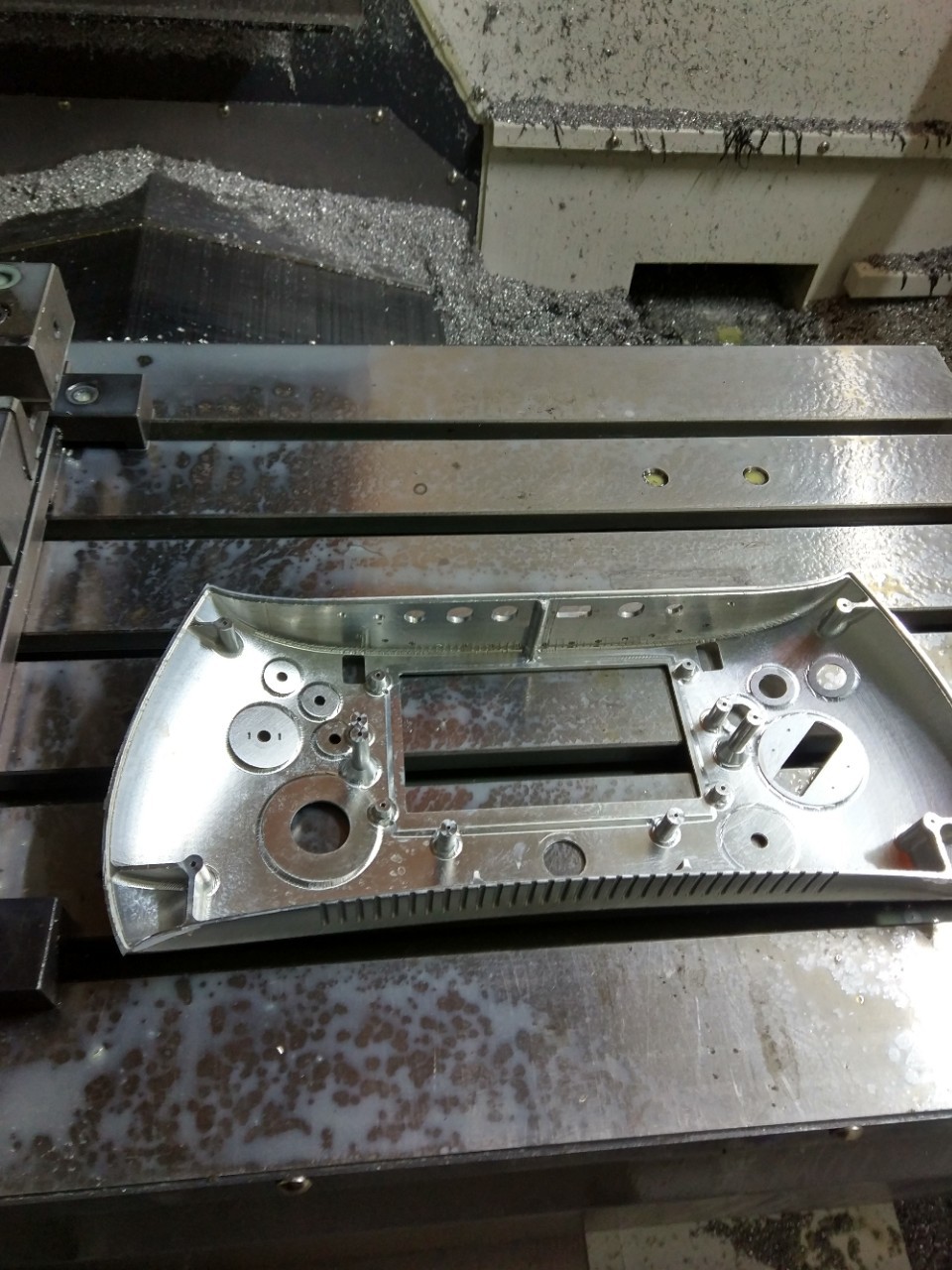 CNC加工中心三轴四轴精密零件来图非标加工打样，遥控器面板外壳