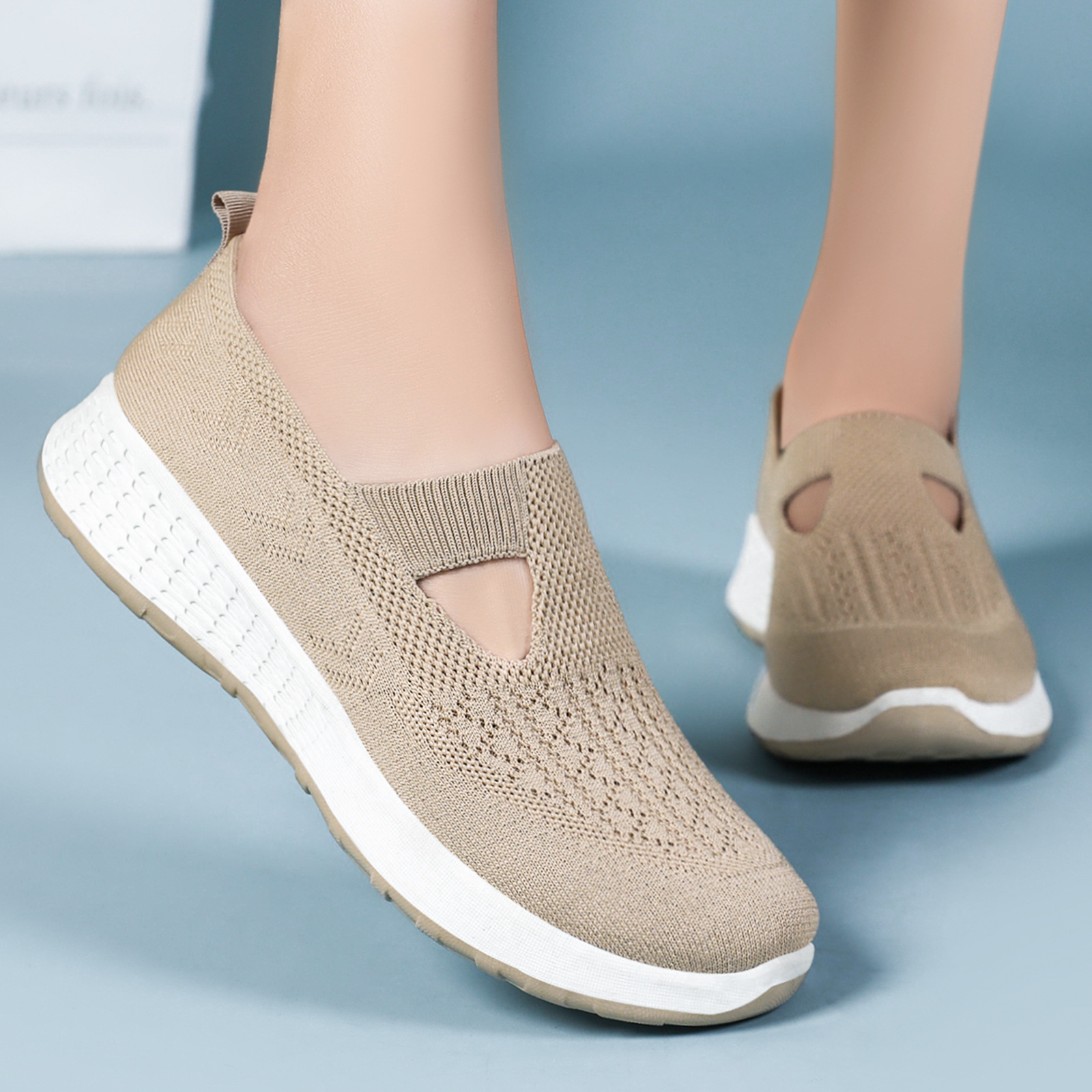 Zapatos de primavera ligeros zapatos de madres zapatos transfronterizos de mujer zapatos transpirables zapatos casuales de tela voladora un pie zapatos de calzado