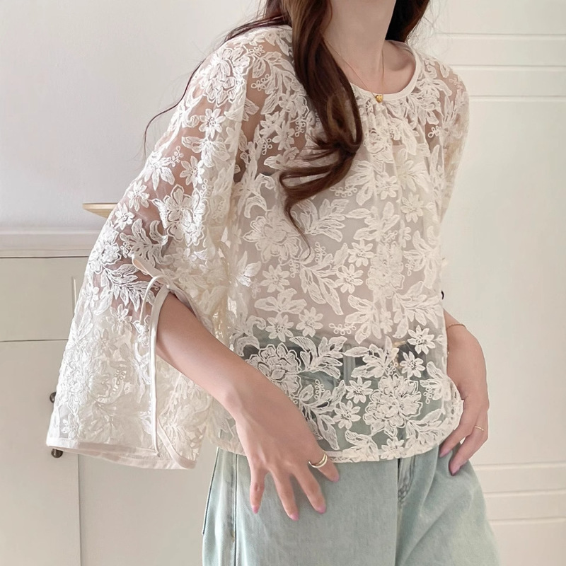 2026 Japanese and Korean Foreign Trade Women's Clothing Korean Style New Floral Lace Shirt with Slit Sleeves Lace Blouse for Women
