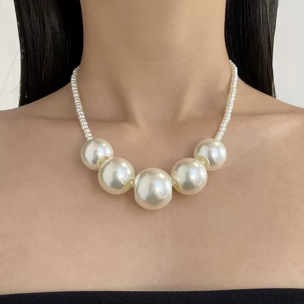 French Retro Small Fragrance Style Irregular Size Pearl Beaded Necklace Women's Light Luxury Niche Fashion Necklace Clavicle Chain