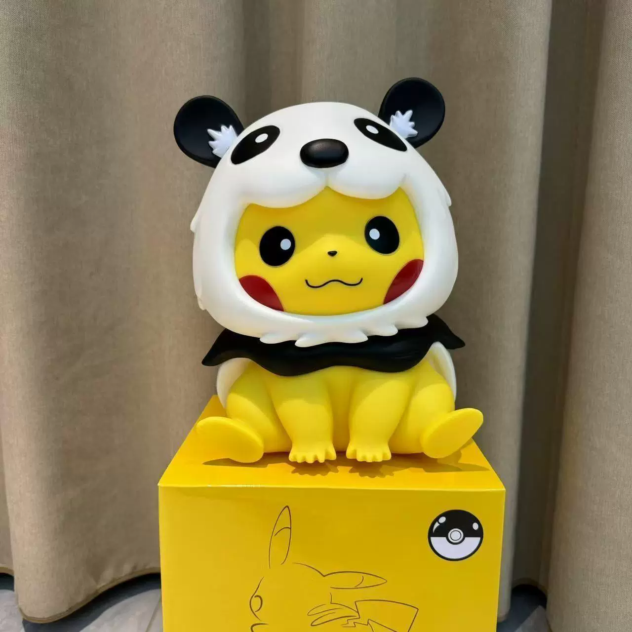 Милая и очаровательная фигурка панды Пикачу 32 см, мультяшная аниме-украшение, серия кукол Pokémon, модная игрушка